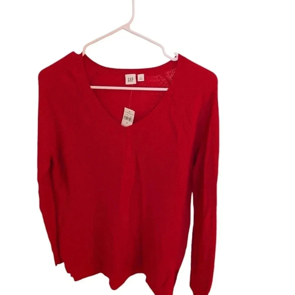 NWT Gap Womens V Neck Sweaters Lightweight Long Sleeve Casual Trendy Red SZ M